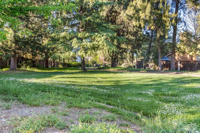 2957 Prado Ln, Davis, CA 95618