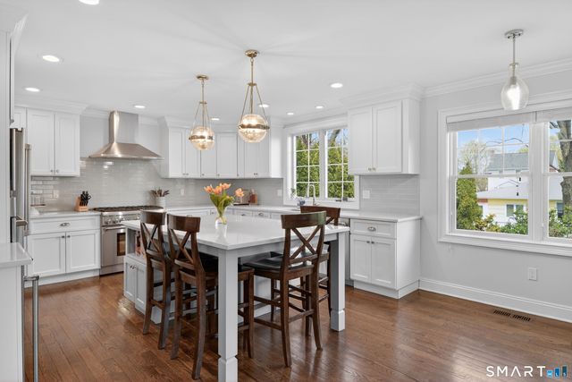 12 Howe Place, Milford, CT 06460