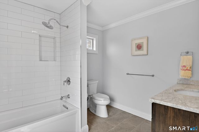 12 Howe Place, Milford, CT 06460