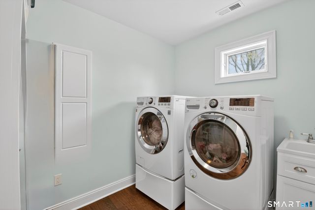 12 Howe Place, Milford, CT 06460