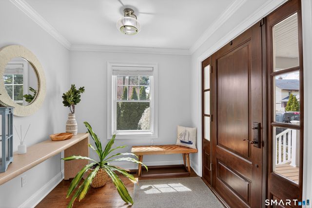 12 Howe Place, Milford, CT 06460