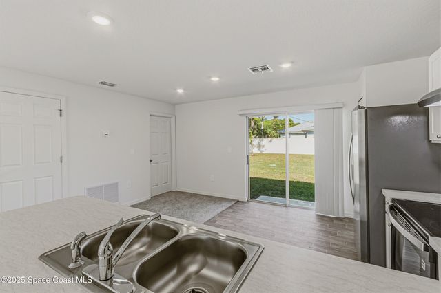 511 Trumpet Street SW, Palm Bay, FL 32908