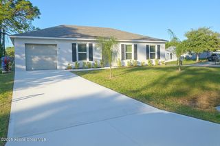 511 Trumpet Street SW, Palm Bay, FL 32908