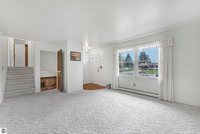 412 Wilcox Parkway, Clare, MI 48617