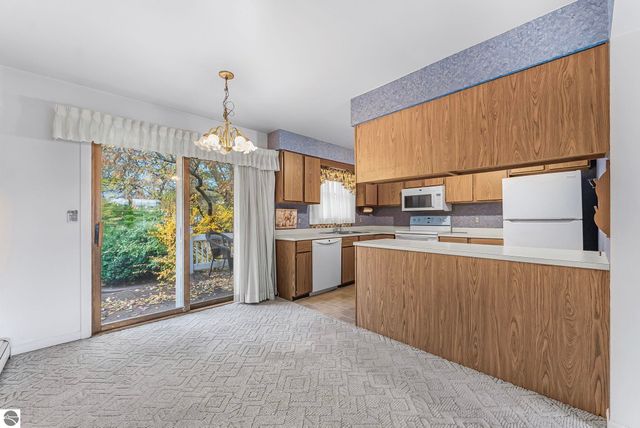 412 Wilcox Parkway, Clare, MI 48617