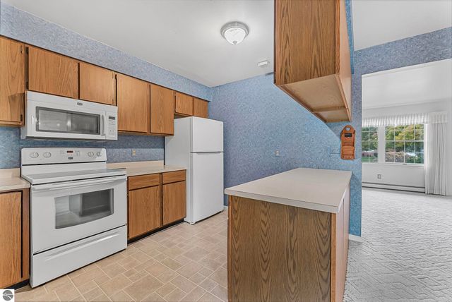 412 Wilcox Parkway, Clare, MI 48617