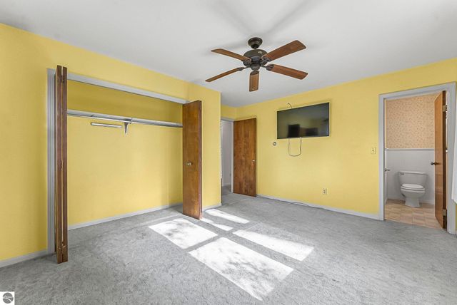 412 Wilcox Parkway, Clare, MI 48617