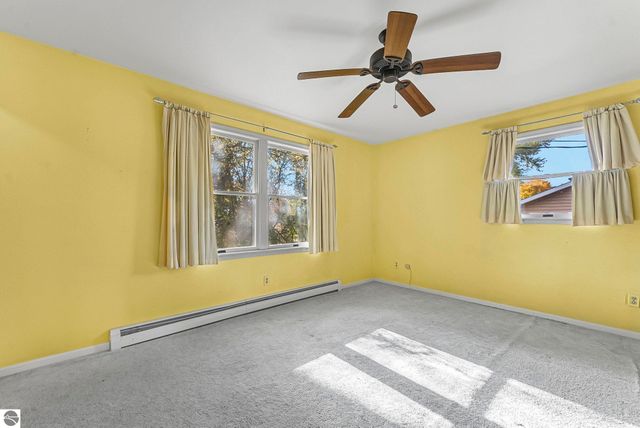 412 Wilcox Parkway, Clare, MI 48617