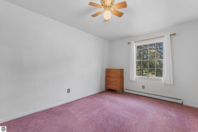 412 Wilcox Parkway, Clare, MI 48617