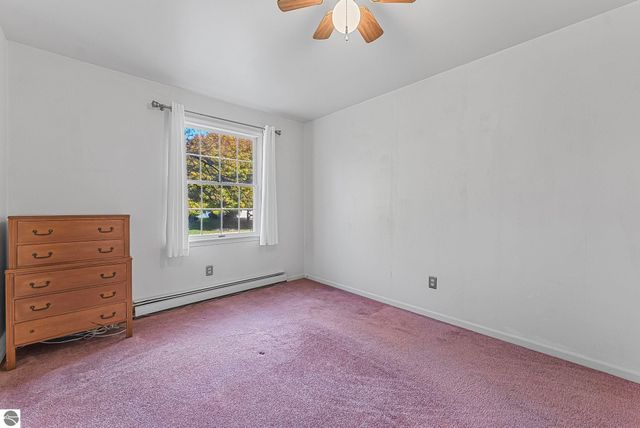 412 Wilcox Parkway, Clare, MI 48617