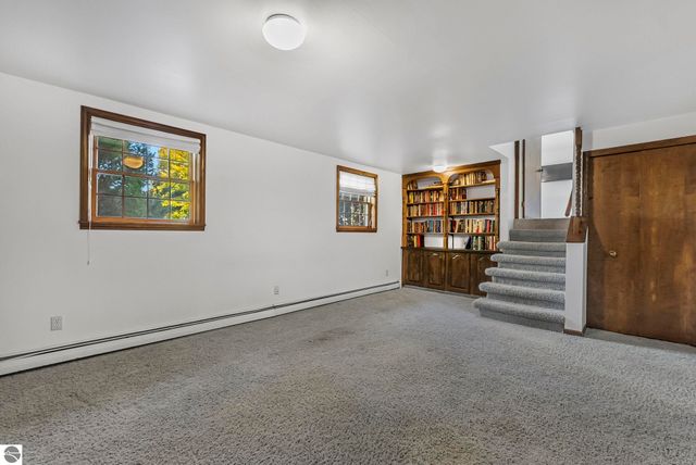 412 Wilcox Parkway, Clare, MI 48617