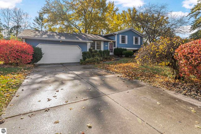 412 Wilcox Parkway, Clare, MI 48617