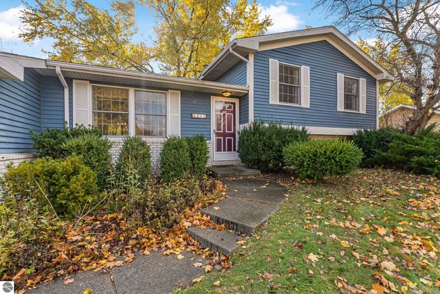 412 Wilcox Parkway, Clare, MI 48617