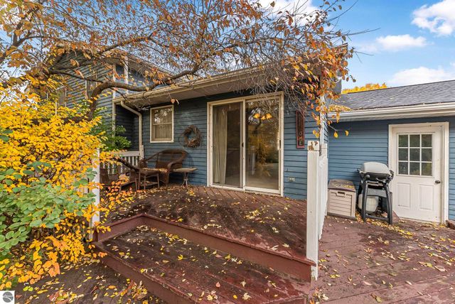 412 Wilcox Parkway, Clare, MI 48617