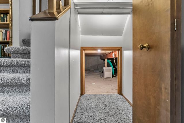 412 Wilcox Parkway, Clare, MI 48617