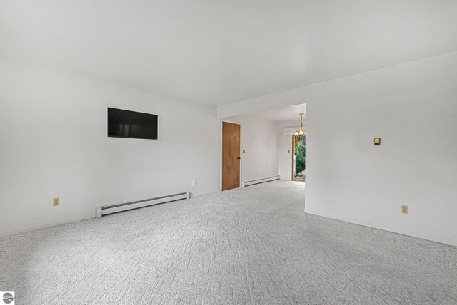 412 Wilcox Parkway, Clare, MI 48617