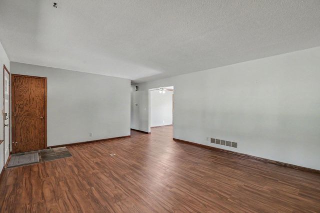 2480 14th Avenue E, North Saint Paul, MN 55109