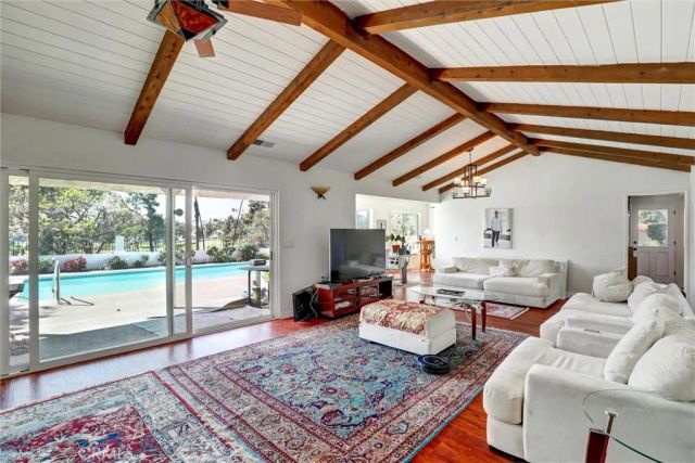 5625 Via Junipero Serra, Riverside, CA 92506