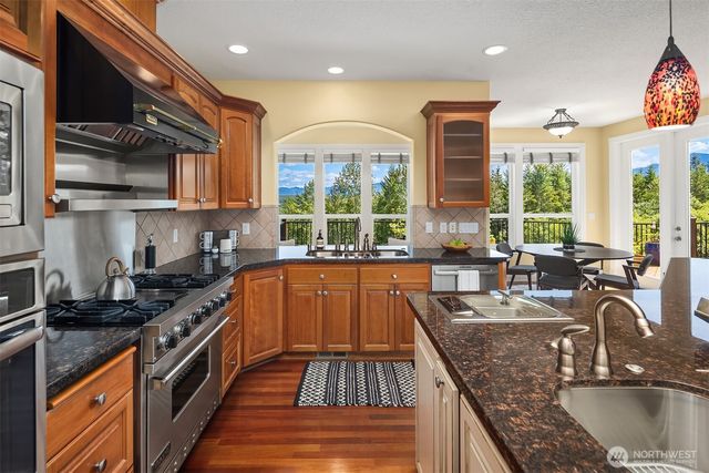 6230 Fairway Place SE, Snoqualmie, WA 98065