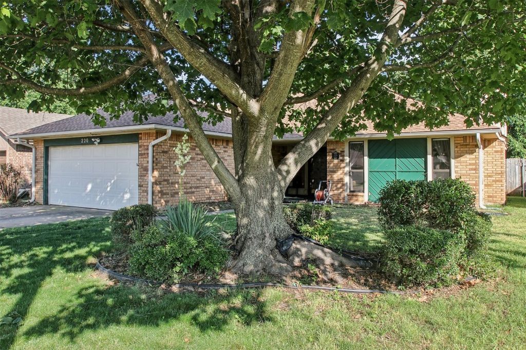220 Telstar Street, Norman, OK 73069