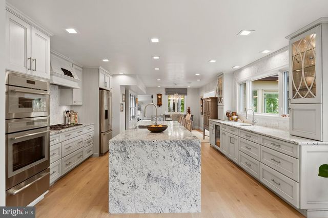 3431 GREENTREE DR, Falls Church, VA 22041