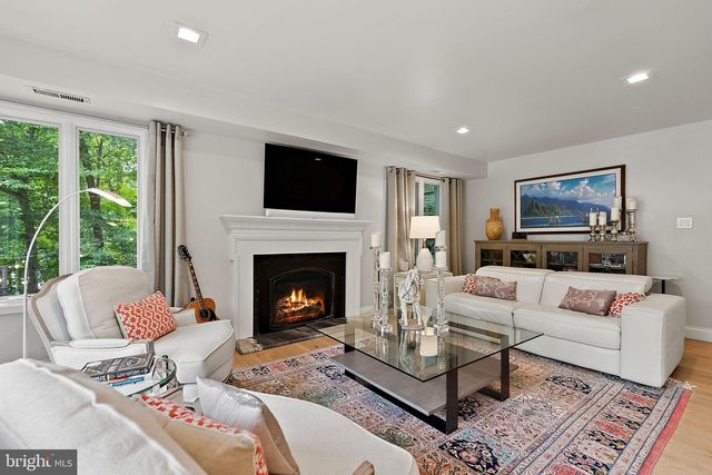 3431 GREENTREE DR, Falls Church, VA 22041
