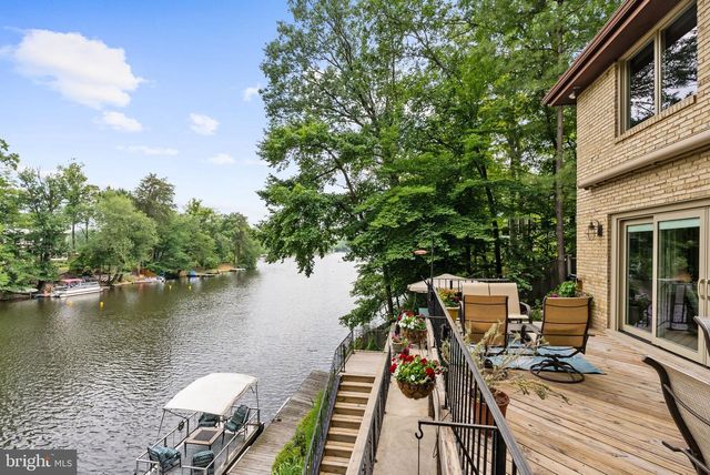 3431 GREENTREE DR, Falls Church, VA 22041