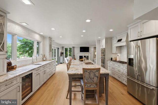 3431 GREENTREE DR, Falls Church, VA 22041