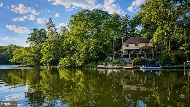3431 GREENTREE DR, Falls Church, VA 22041
