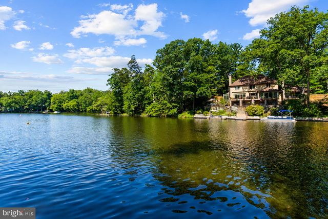 3431 GREENTREE DR, Falls Church, VA 22041
