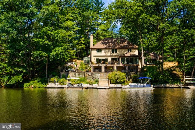 3431 GREENTREE DR, Falls Church, VA 22041