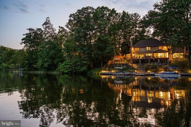 3431 GREENTREE DR, Falls Church, VA 22041