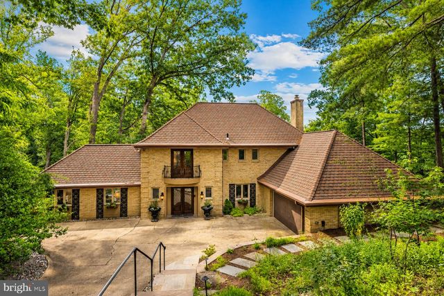 3431 GREENTREE DR, Falls Church, VA 22041
