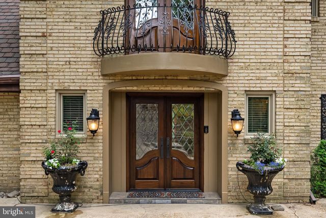 3431 GREENTREE DR, Falls Church, VA 22041