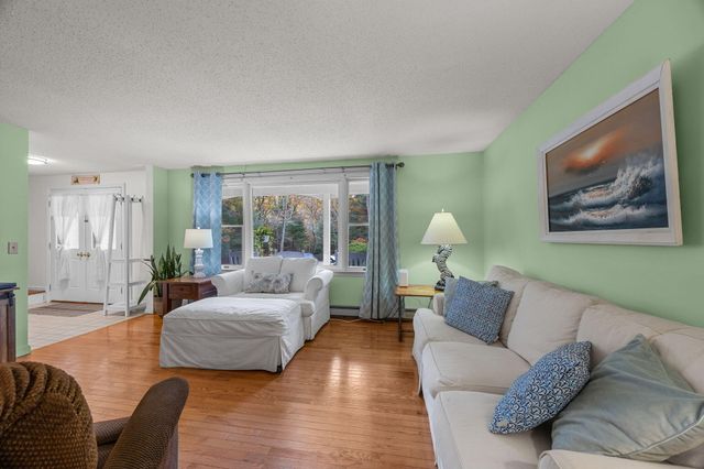 12 Beachwood Road, Bourne, MA 02532