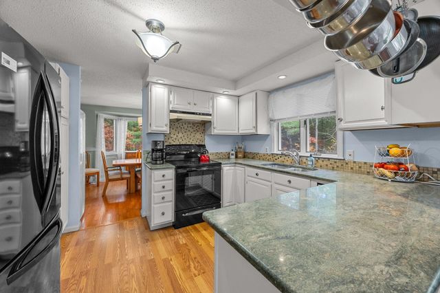 12 Beachwood Road, Bourne, MA 02532