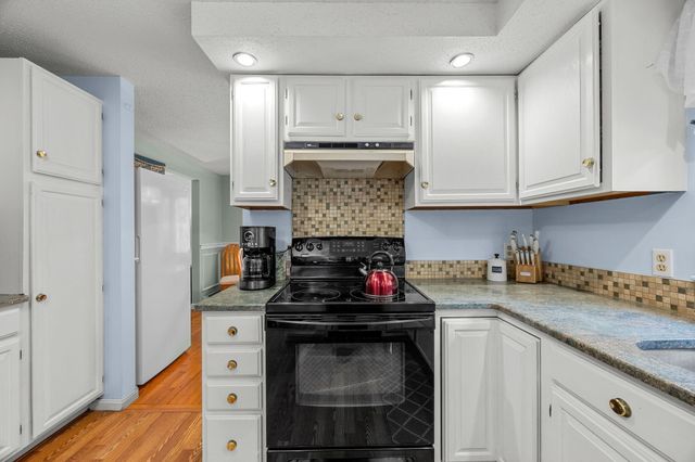 12 Beachwood Road, Bourne, MA 02532