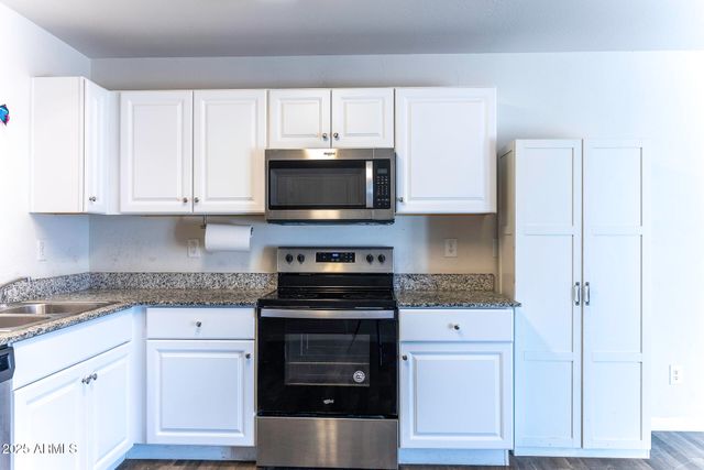 159 W TAYLOR Avenue, Coolidge, AZ 85128