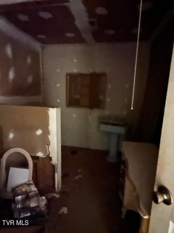 324 Ocoonita Road, Jonesville, VA 24263