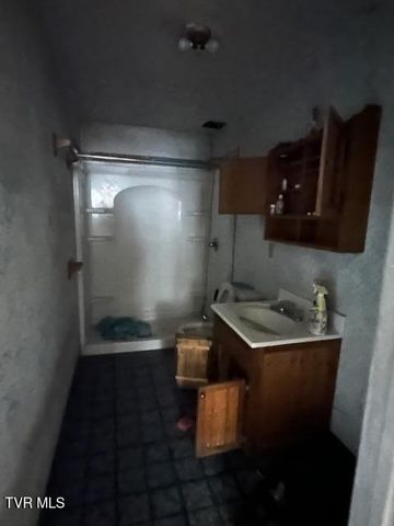 324 Ocoonita Road, Jonesville, VA 24263