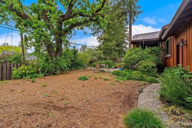 2425 Rancho Cabeza Dr, Santa Rosa, CA 95404