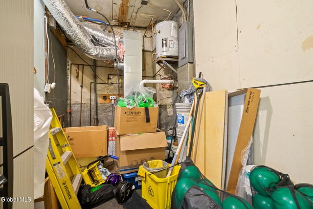 175-179 Columbia Turnpike, East Greenbush, NY 12144