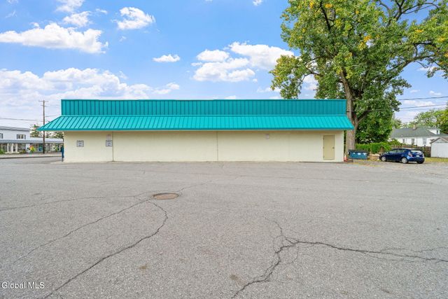 175-179 Columbia Turnpike, East Greenbush, NY 12144