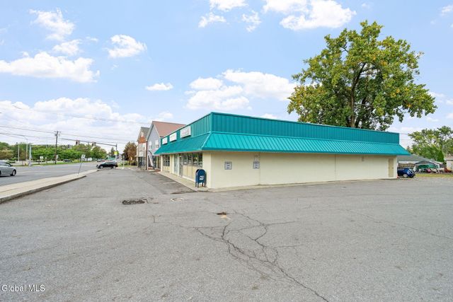 175-179 Columbia Turnpike, East Greenbush, NY 12144