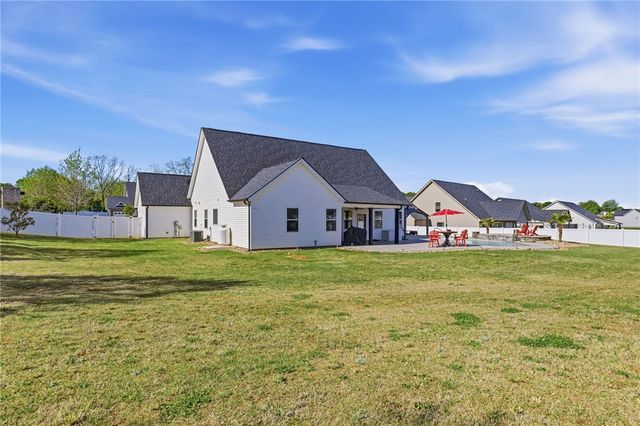 404 Josie Way, Boiling Springs, SC 29316