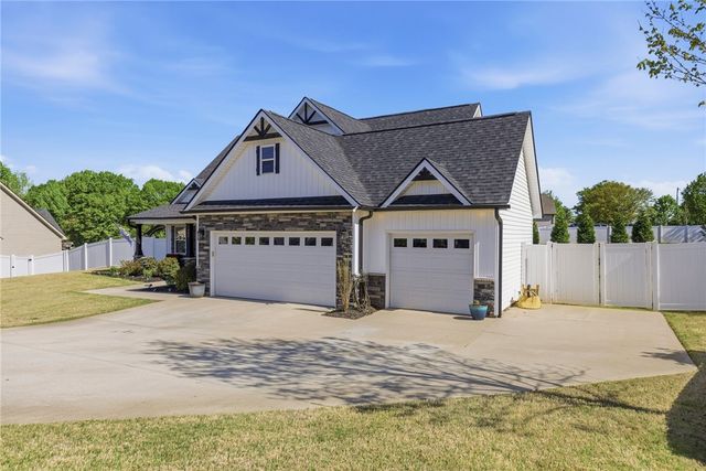 404 Josie Way, Boiling Springs, SC 29316
