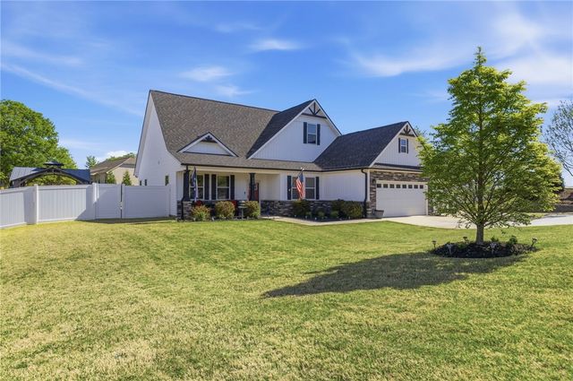 404 Josie Way, Boiling Springs, SC 29316