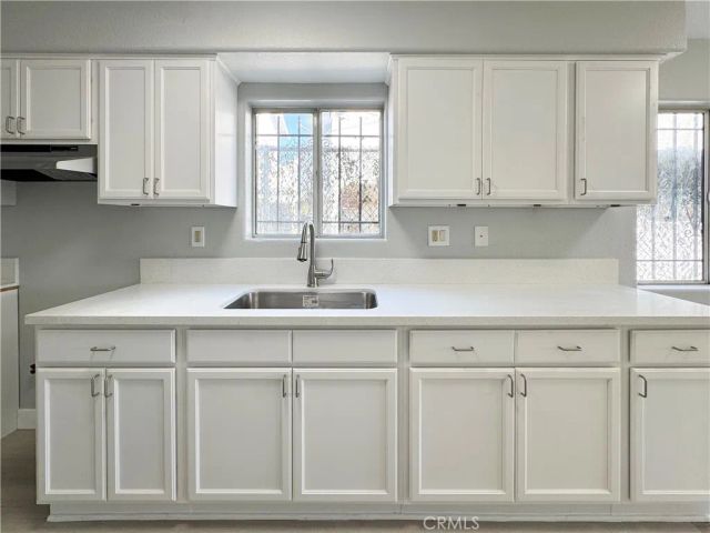 6927 Estrella Avenue, Los Angeles, CA 90044