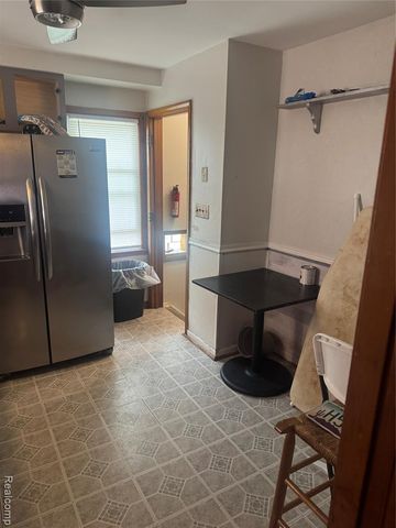 21810 Schroeder Avenue, Eastpointe, MI 48021