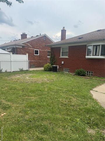 21810 Schroeder Avenue, Eastpointe, MI 48021